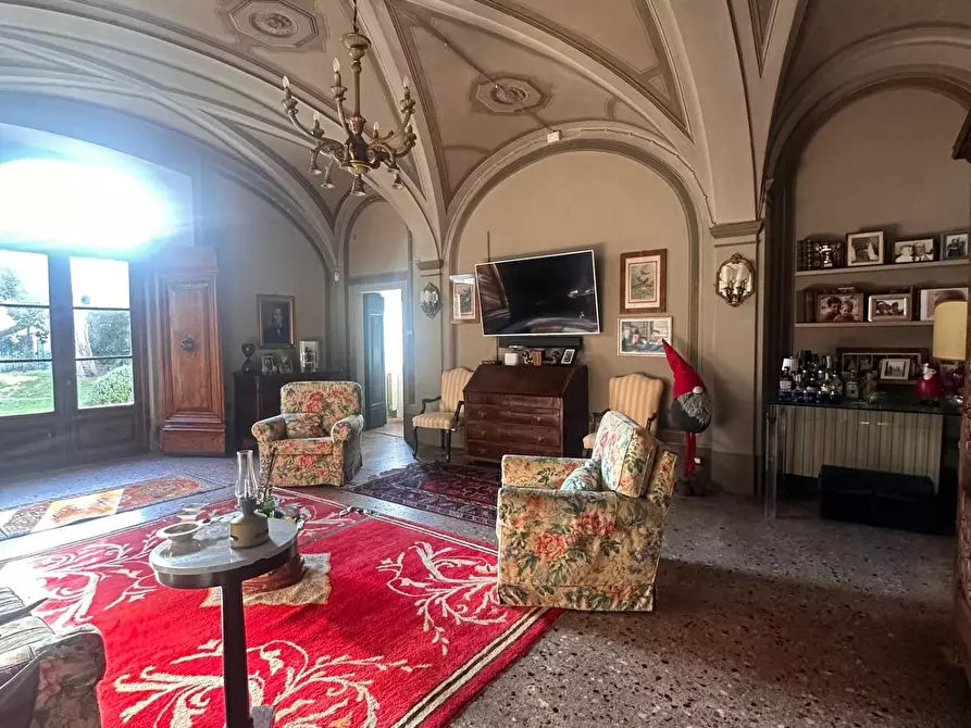Immagine 7 di Villa in vendita  a Cascina