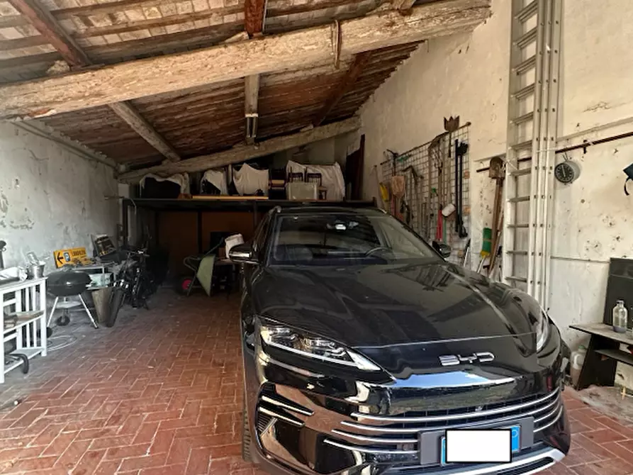 Immagine 30 di Villa in vendita  a Cascina