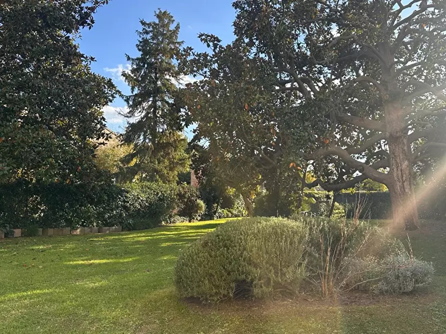 Immagine 33 di Villa in vendita  a Cascina