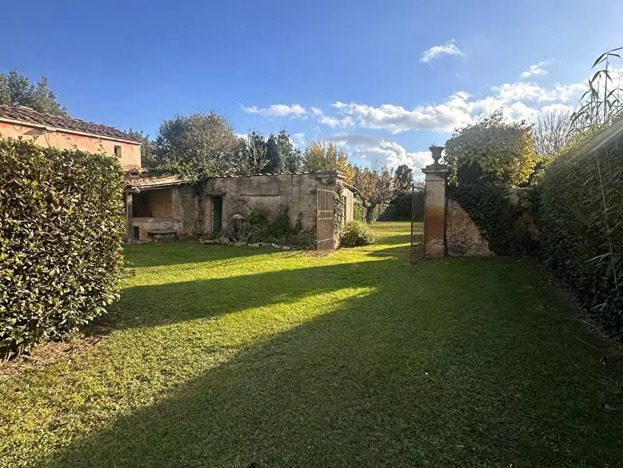 Immagine 36 di Villa in vendita  a Cascina
