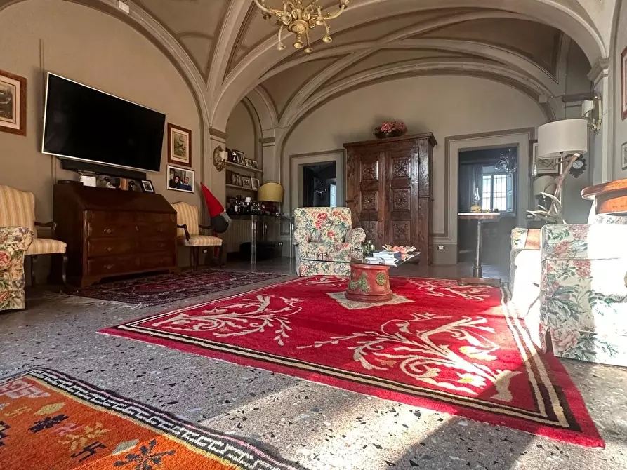 Immagine 8 di Villa in vendita  a Cascina
