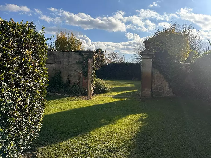 Immagine 35 di Villa in vendita  a Cascina