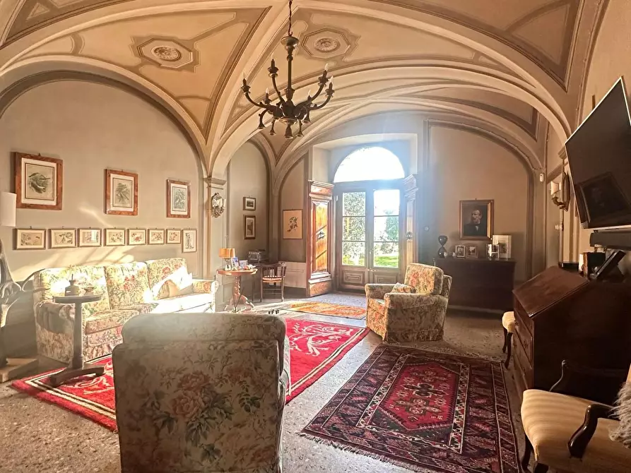 Immagine 4 di Villa in vendita  a Cascina