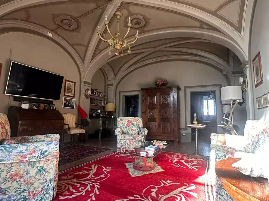 Immagine 6 di Villa in vendita  a Cascina