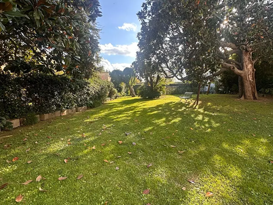 Immagine 37 di Villa in vendita  a Cascina
