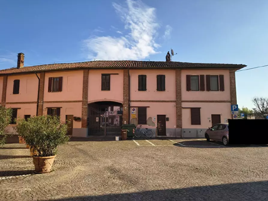 Immagine 1 di Appartamento in vendita  a Rosate