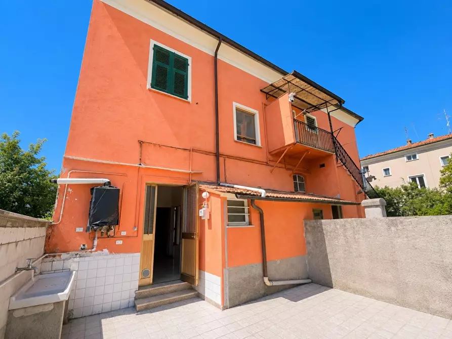 Immagine 1 di Casa semindipendente in vendita  a La Spezia