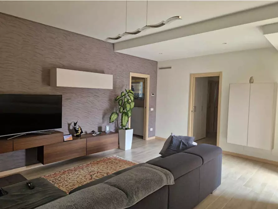 Immagine 4 di Villa in vendita  a Senago