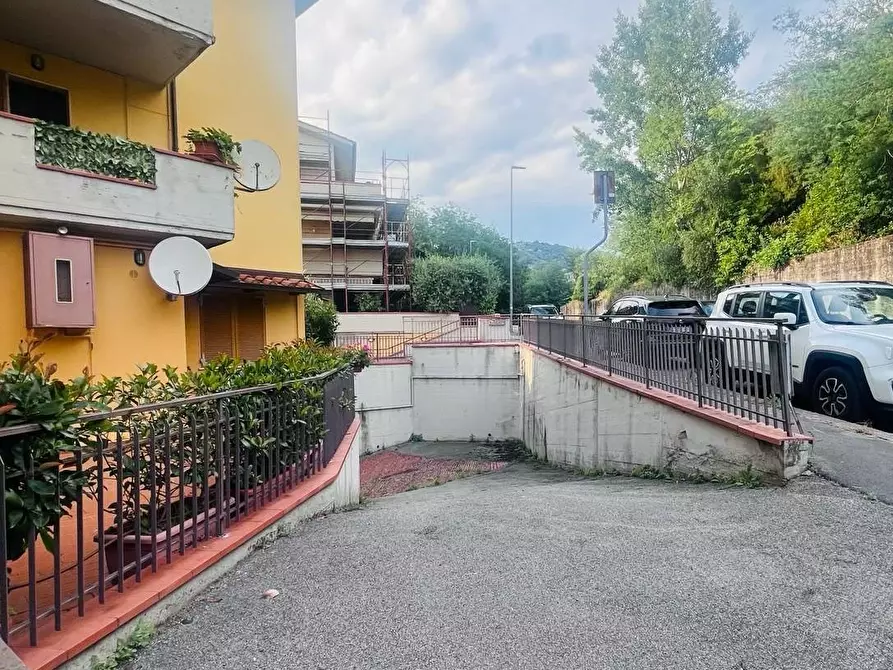 Immagine 16 di Appartamento in vendita  a Montecatini Terme