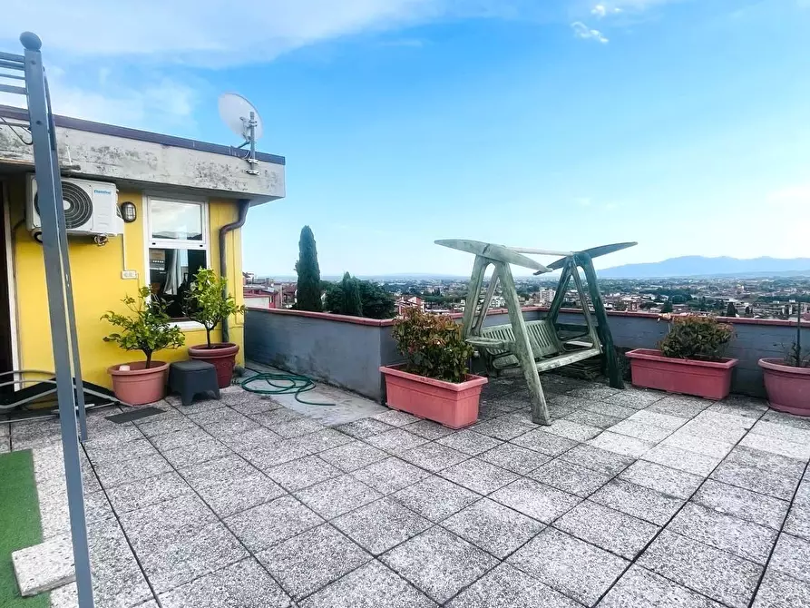 Immagine 2 di Appartamento in vendita  a Montecatini Terme