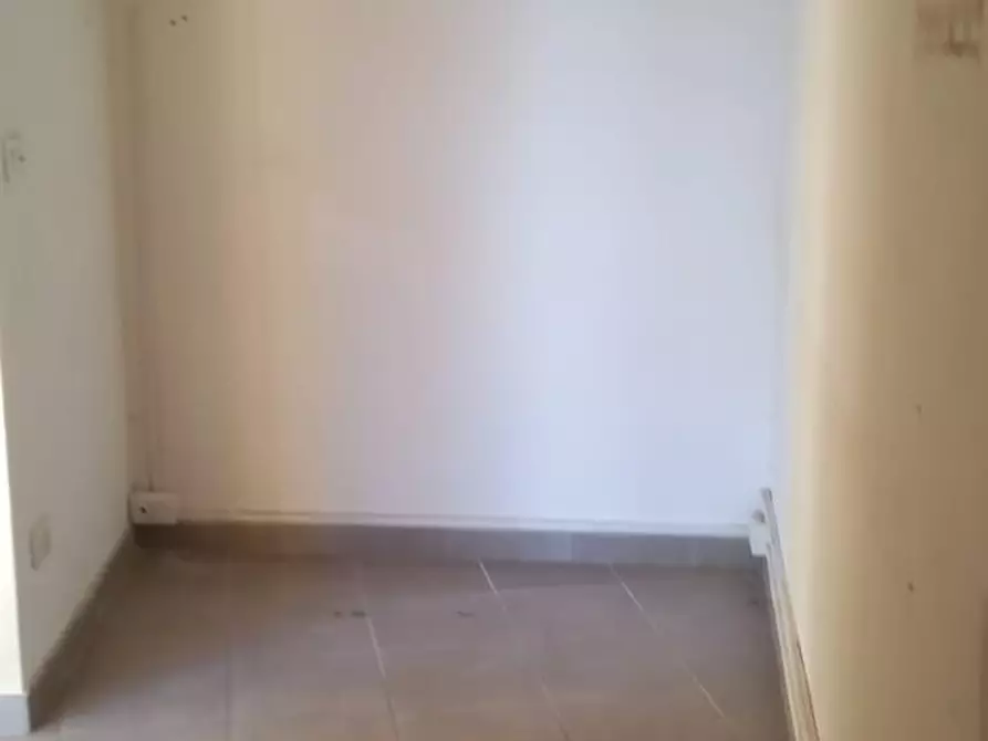 Immagine 11 di Attività artigianale in affitto  a Capannori