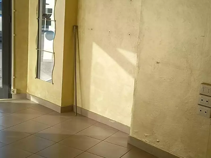 Immagine 8 di Attività artigianale in affitto  a Capannori