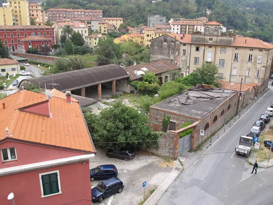 Immagine 1 di Palazzo in vendita  a Carrara
