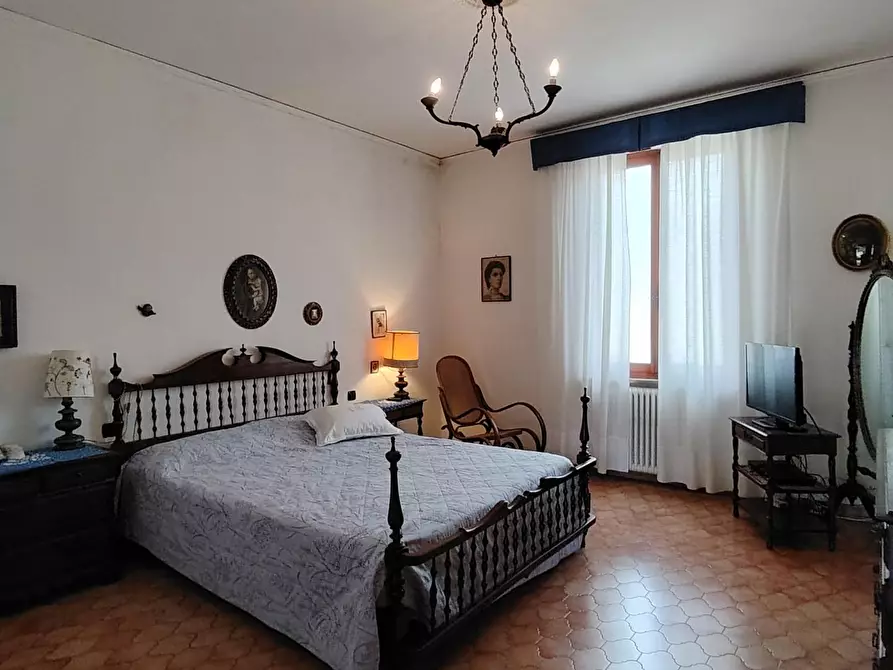 Immagine 22 di Appartamento in vendita  a Carrara