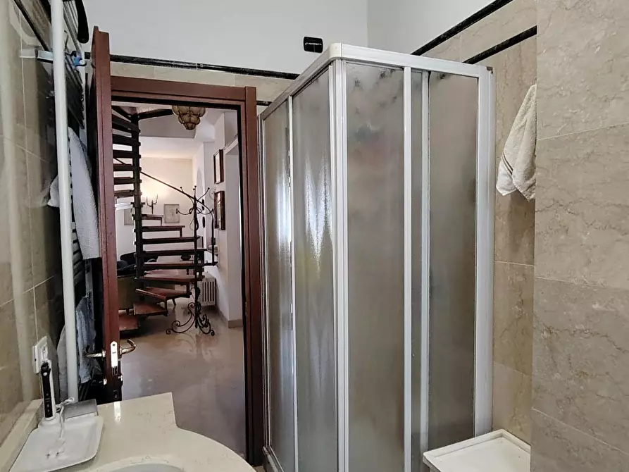 Immagine 19 di Appartamento in vendita  a Carrara