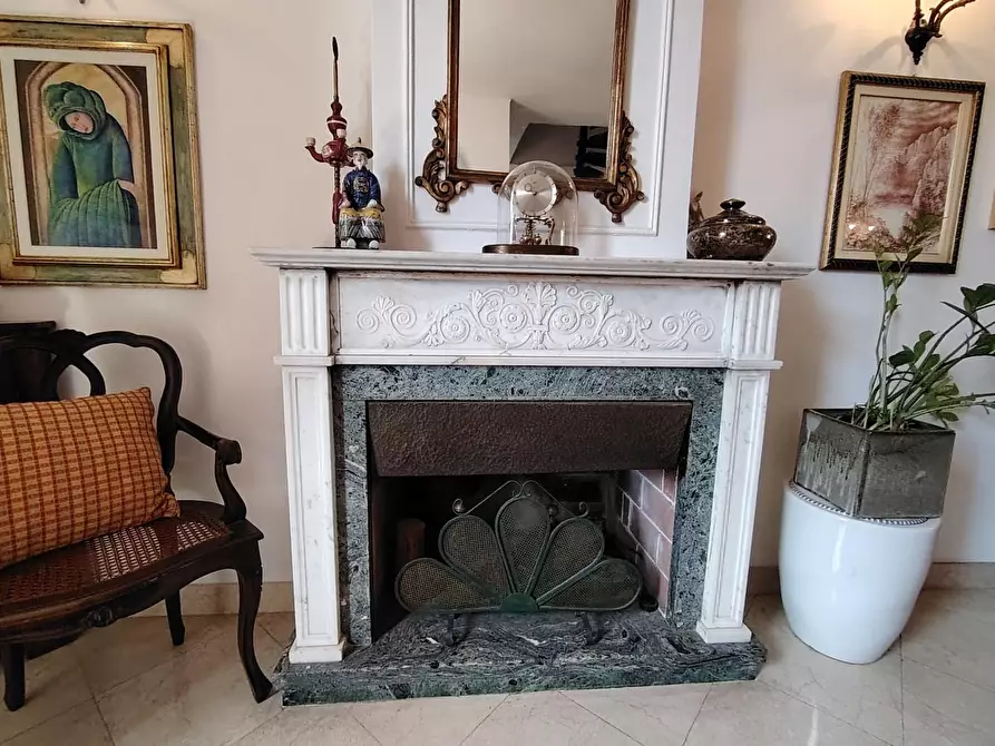 Immagine 9 di Appartamento in vendita  a Carrara