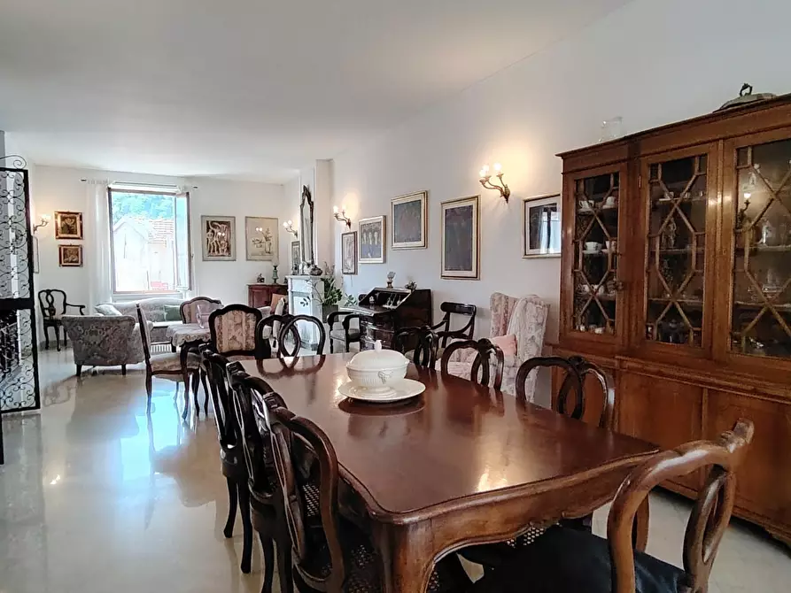 Immagine 5 di Appartamento in vendita  a Carrara