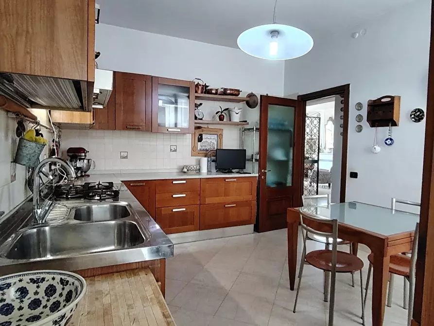 Immagine 17 di Appartamento in vendita  a Carrara