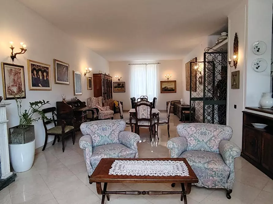 Immagine 7 di Appartamento in vendita  a Carrara