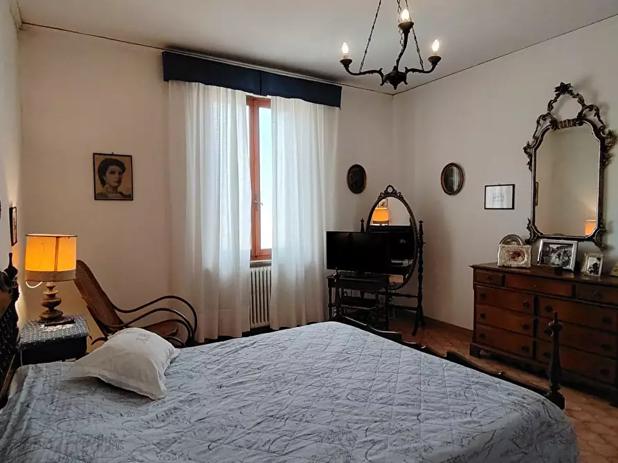 Immagine 21 di Appartamento in vendita  a Carrara