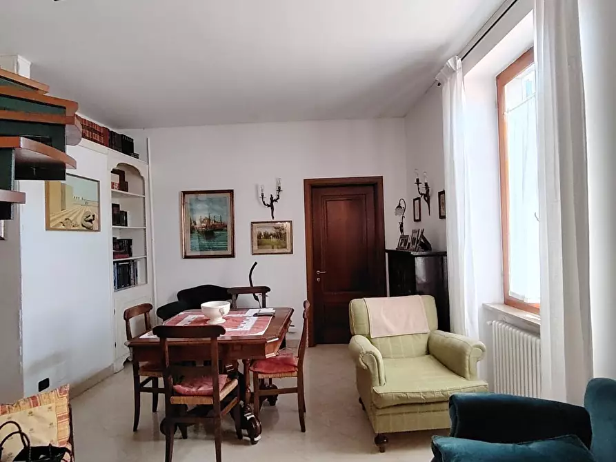 Immagine 11 di Appartamento in vendita  a Carrara