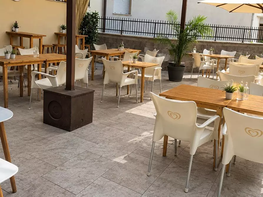 Immagine 2 di Bar / Ristorante in vendita  a Colle Di Val D'elsa
