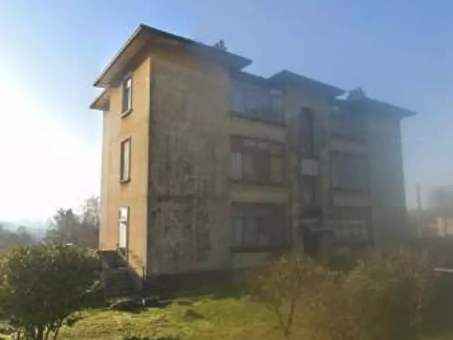 Immagine 1 di Appartamento in vendita  a Sesto Calende