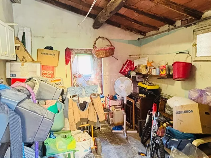 Immagine 49 di Villa in vendita  a Pescia