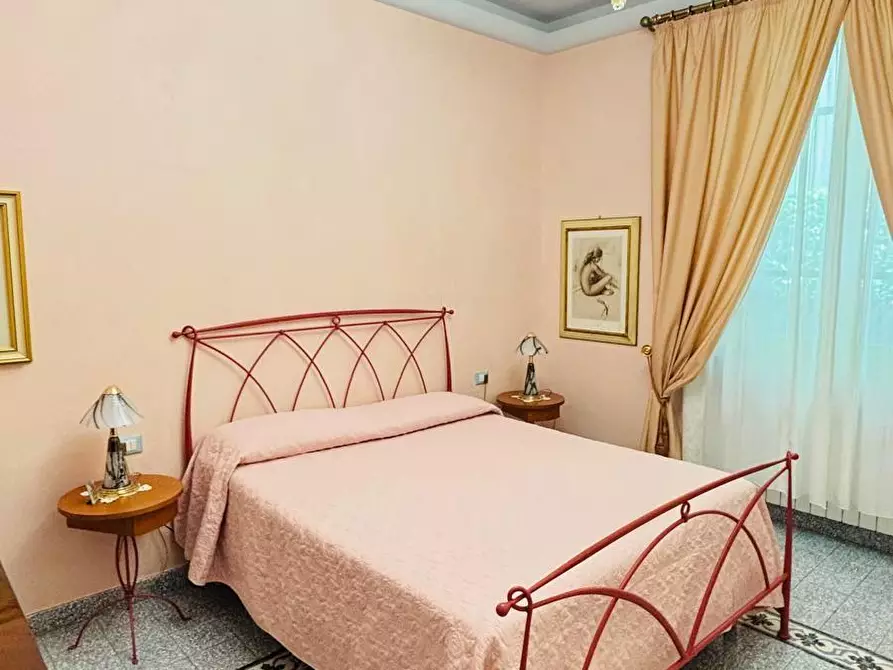 Immagine 15 di Villa in vendita  a Pescia