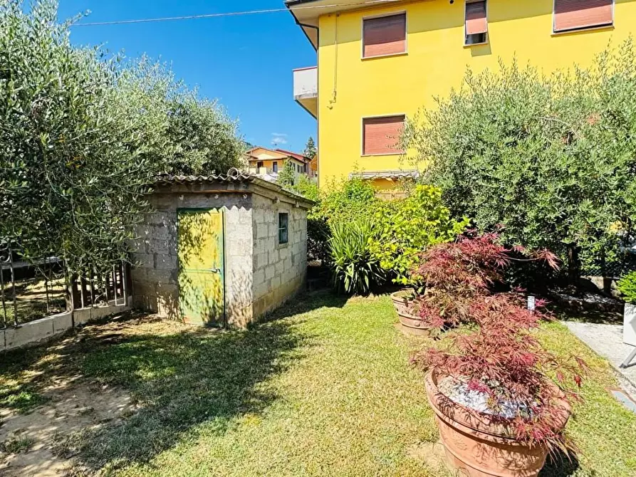 Immagine 46 di Villa in vendita  a Pescia
