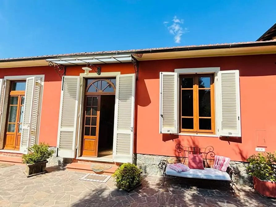 Immagine 41 di Villa in vendita  a Pescia