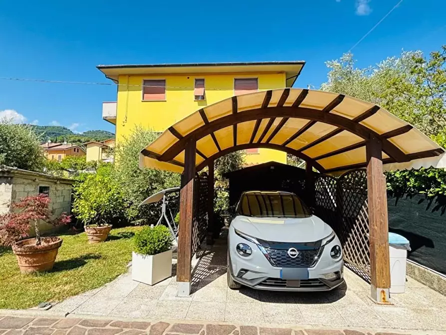 Immagine 59 di Villa in vendita  a Pescia
