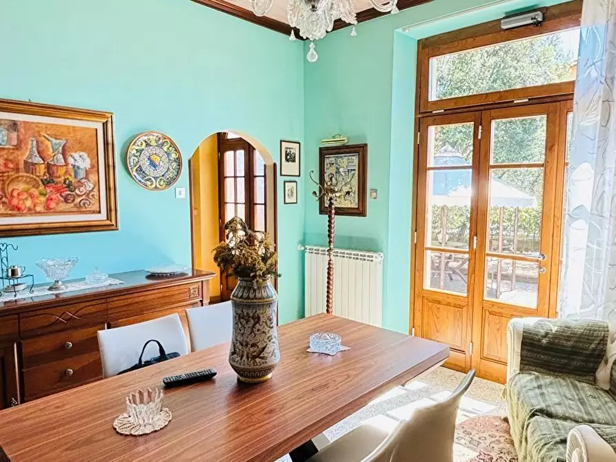 Immagine 22 di Villa in vendita  a Pescia