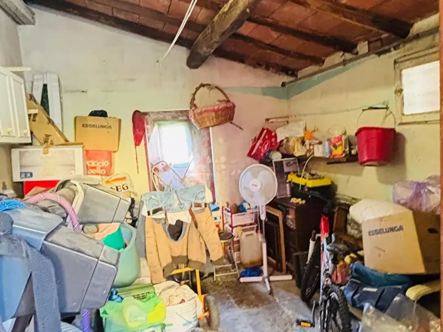 Immagine 50 di Villa in vendita  a Pescia