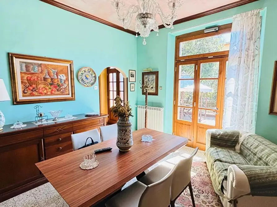 Immagine 3 di Villa in vendita  a Pescia