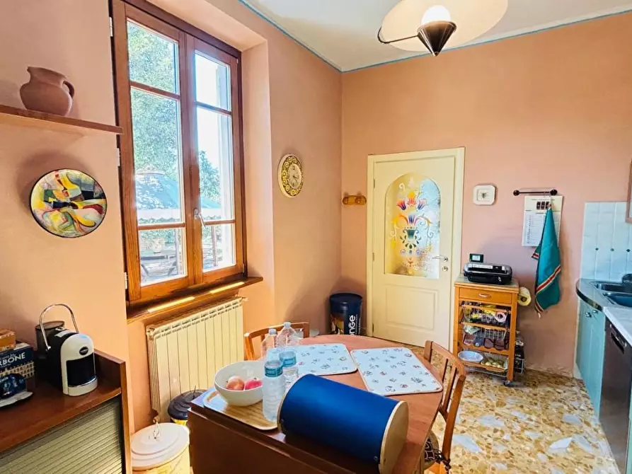 Immagine 12 di Villa in vendita  a Pescia