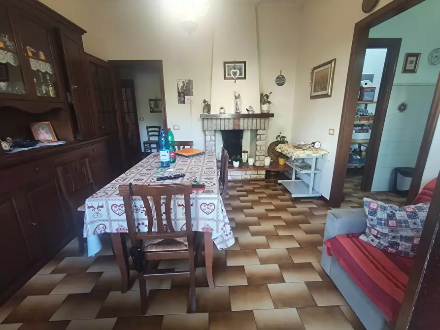 Immagine 1 di Appartamento in vendita  a Lucca
