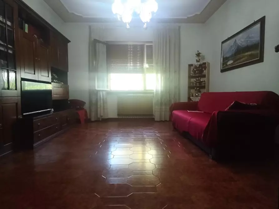 Immagine 18 di Appartamento in vendita  a Lucca