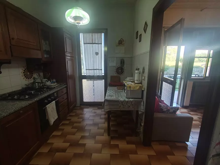 Immagine 7 di Appartamento in vendita  a Lucca
