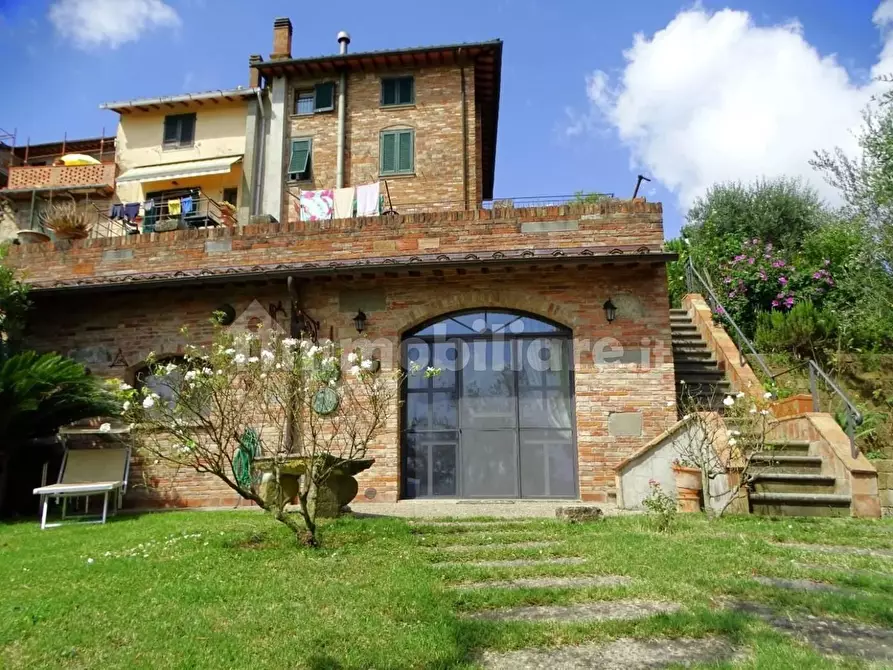 Immagine 5 di Villa in vendita  a Montopoli In Val D'arno