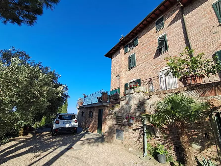 Immagine 2 di Villa in vendita  a Montopoli In Val D'arno