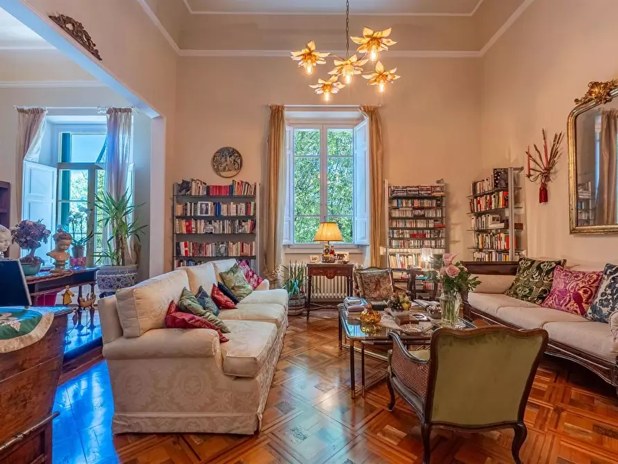 Immagine 14 di Porzione di casa in vendita  a Firenze