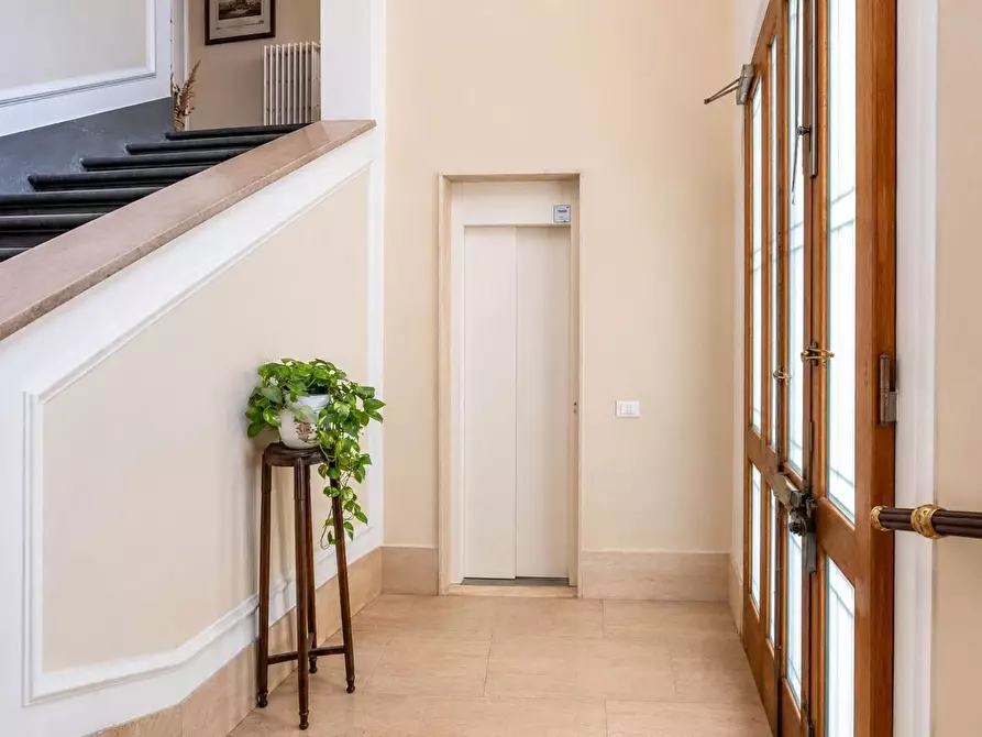 Immagine 3 di Porzione di casa in vendita  a Firenze