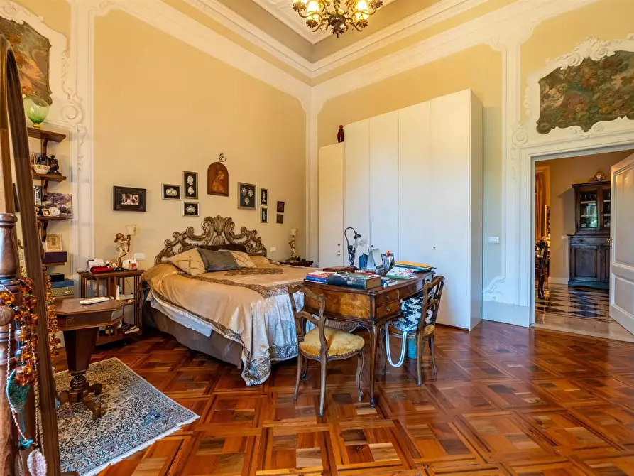 Immagine 28 di Porzione di casa in vendita  a Firenze