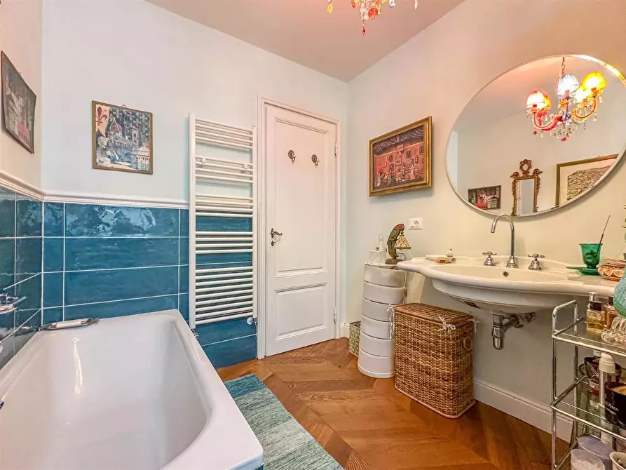 Immagine 34 di Porzione di casa in vendita  a Firenze