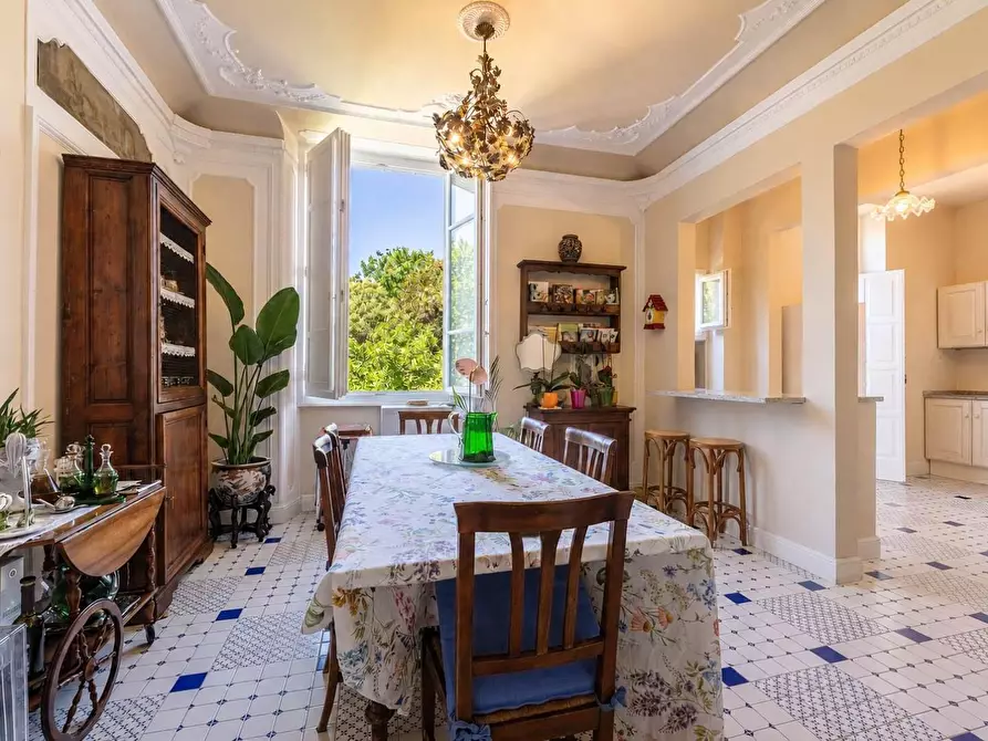 Immagine 17 di Porzione di casa in vendita  a Firenze