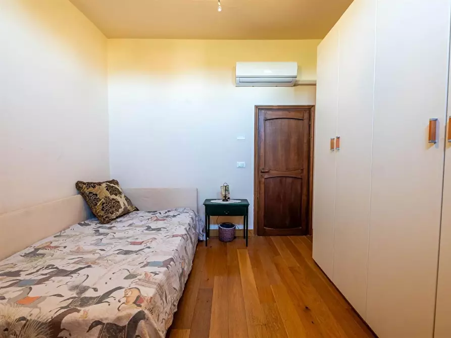 Immagine 46 di Porzione di casa in vendita  a Firenze