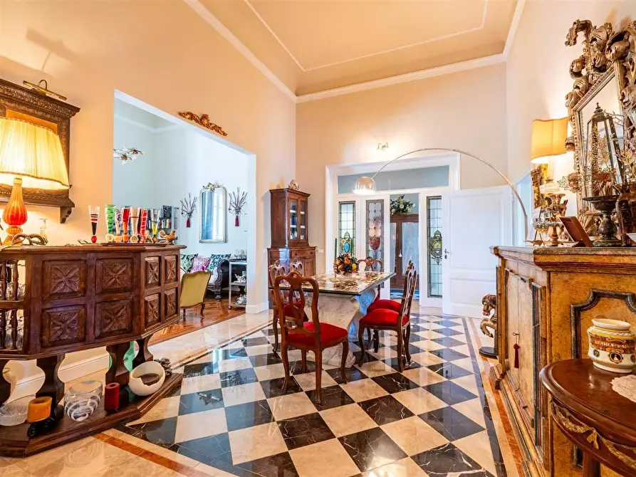 Immagine 8 di Porzione di casa in vendita  a Firenze