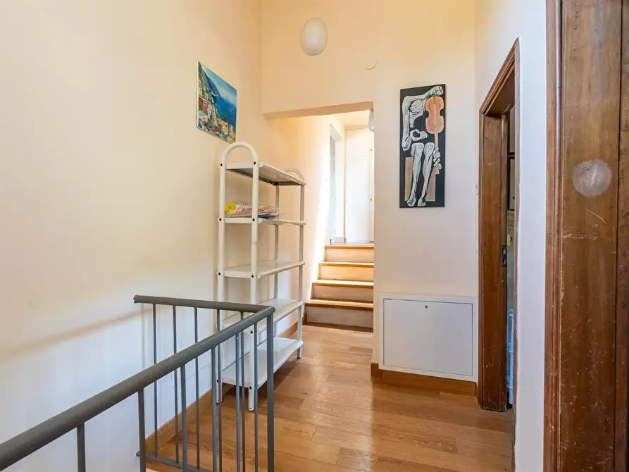 Immagine 41 di Porzione di casa in vendita  a Firenze