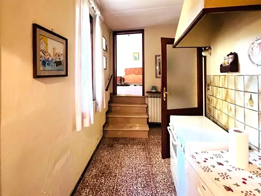 Immagine 9 di Appartamento in vendita  a Pescia